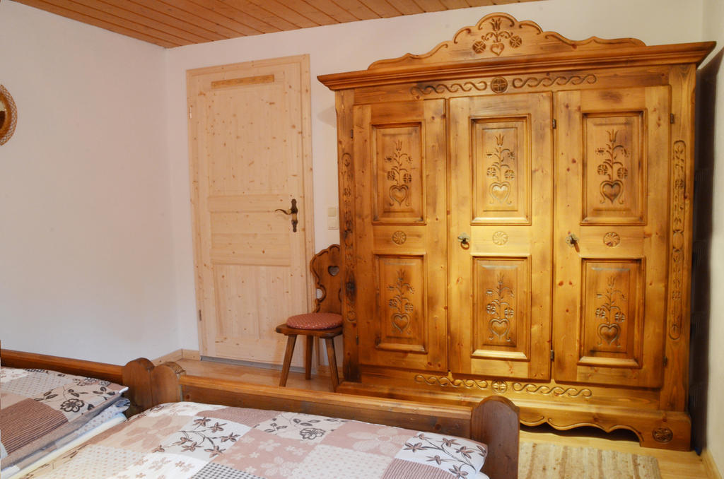Suite Sinja Erlebnisferienwohnung Hausham Quarto foto